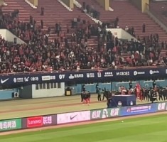 澳门百家乐官网-河南队1平2负未尝胜绩，河南球迷齐声高喊南基一“下课”
